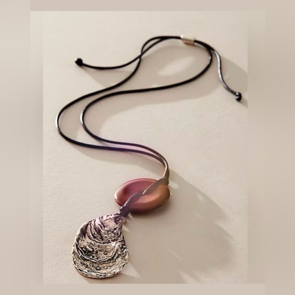 NWT Free People Waterhouse Long Pendant Necklace 🐚